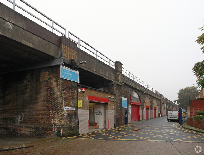 Station Passage, London for rent - Primary Photo - Image 1 of 13