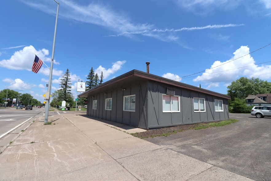 5802 Tower Ave, Superior, WI for sale - Building Photo - Image 1 of 31