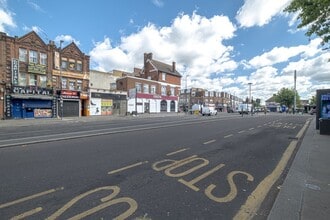 Turnpike Ln, London to rent Interior Photo- Image 2 of 11
