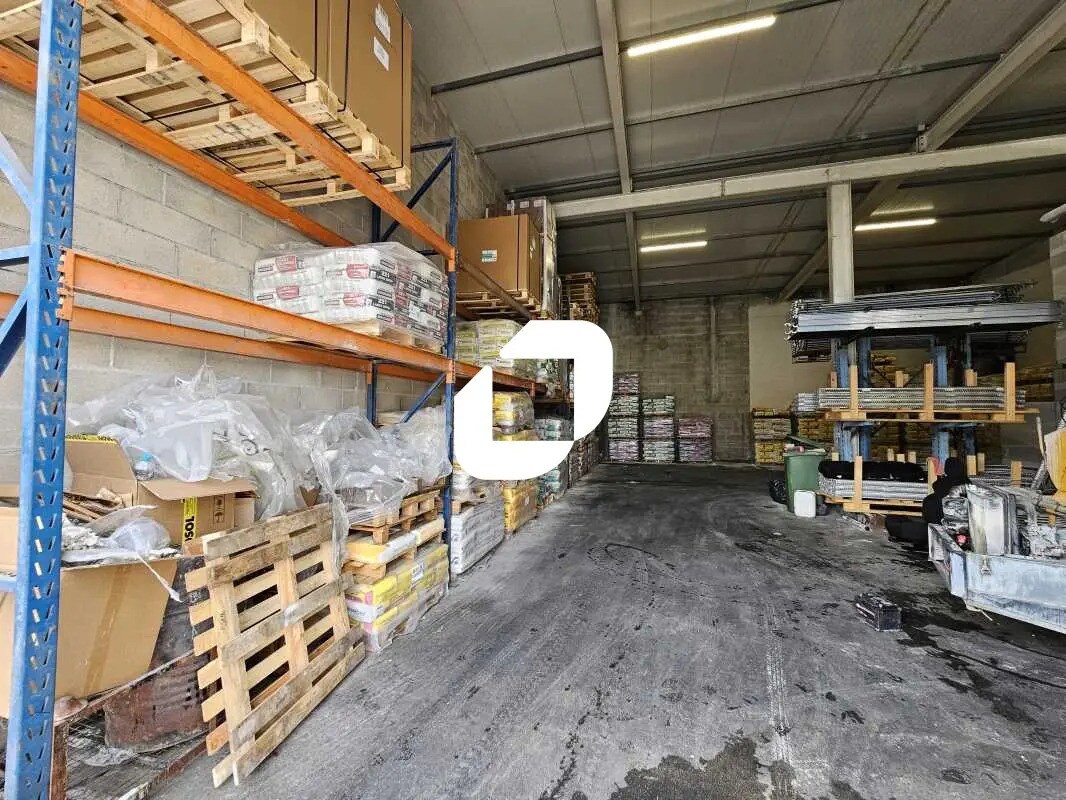 Light Industrial in Compans to rent Interior Photo- Image 1 of 5