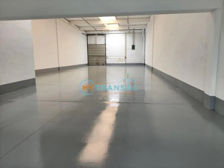 Light Industrial in Bonneuil-sur-Marne to rent - Interior Photo - Image 2 of 13