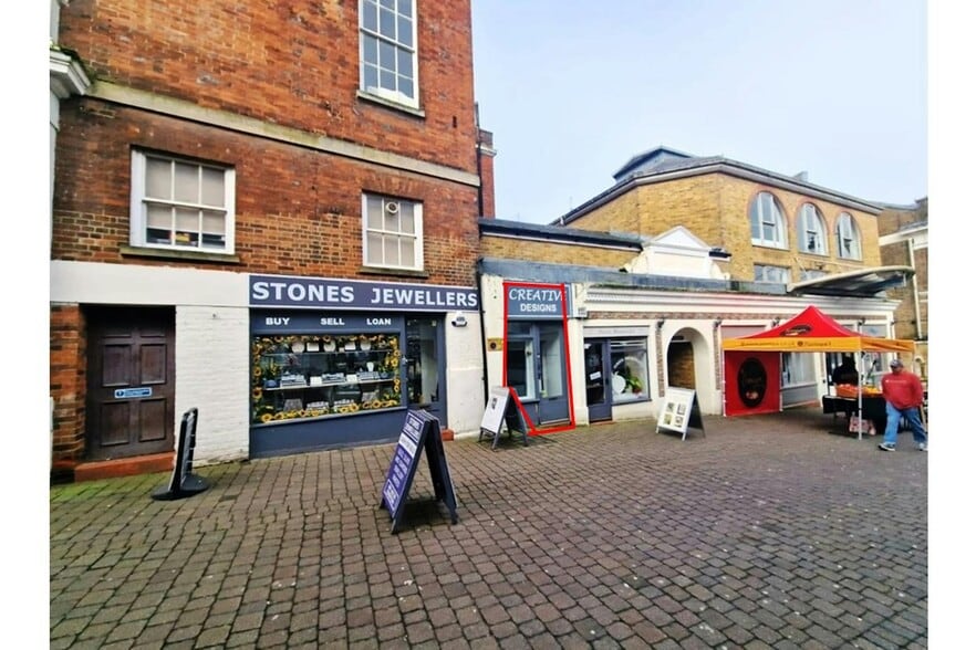 Wote St, Basingstoke for rent - Building Photo - Image 1 of 1