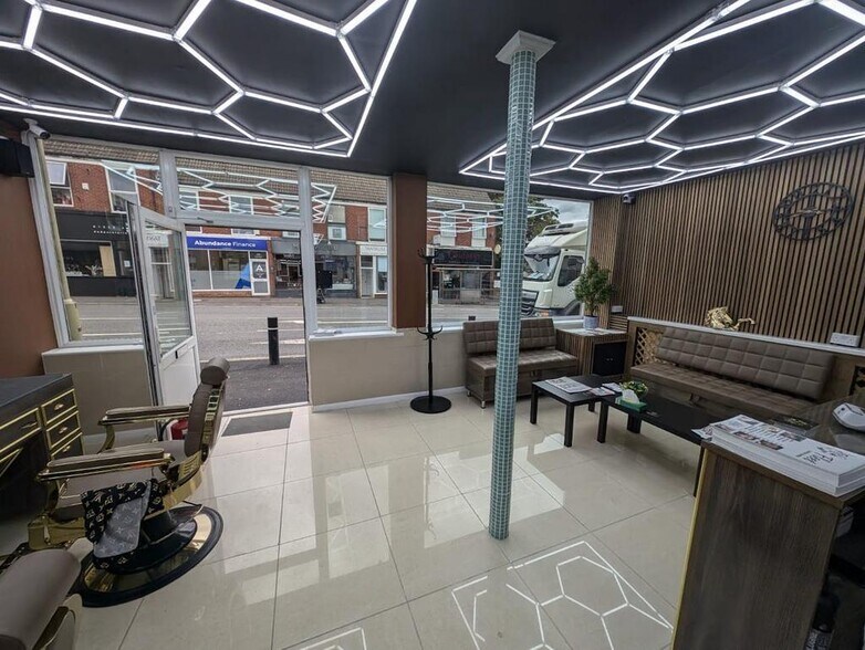 14 Reading Rd S, Fleet for sale - Building Photo - Image 3 of 3