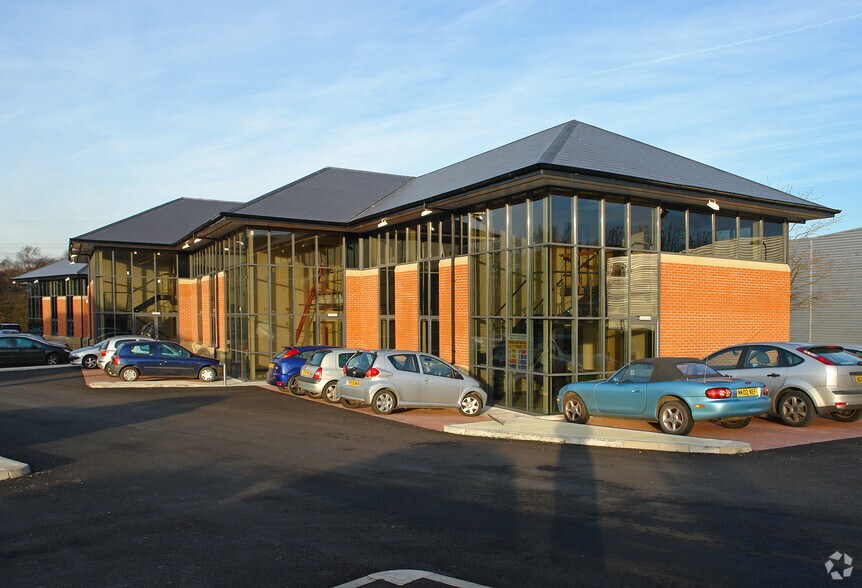 Mercury Rise, Accrington for sale - Primary Photo - Image 1 of 1