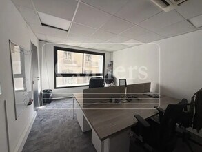 Office in Marseille to rent Interior Photo- Image 1 of 2