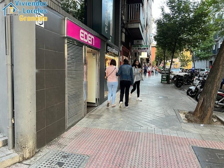Retail in Granada to rent - Building Photo - Image 3 of 10