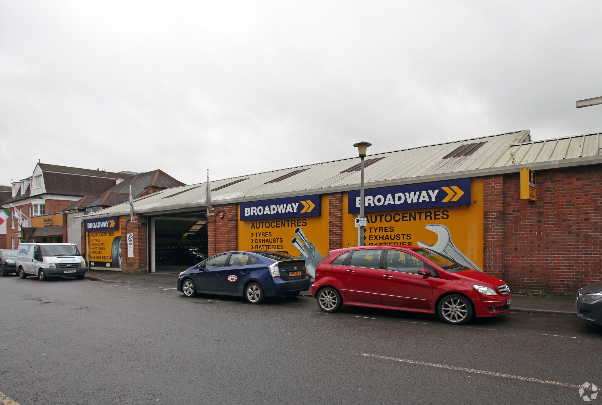 The Broadway, Beaconsfield for sale Primary Photo- Image 1 of 1