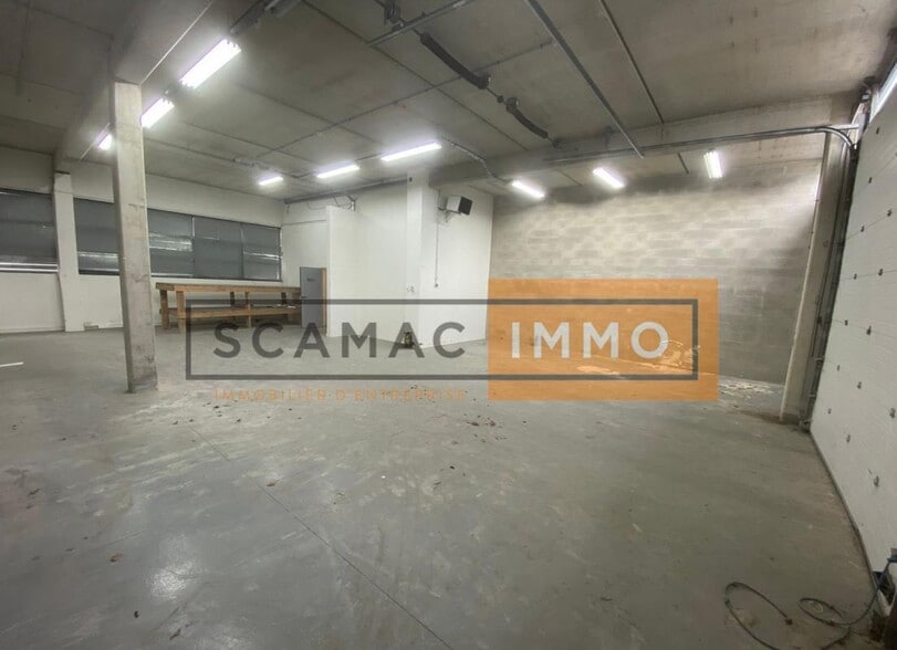 Industrial in Croissy-Beaubourg to rent - Building Photo - Image 2 of 15