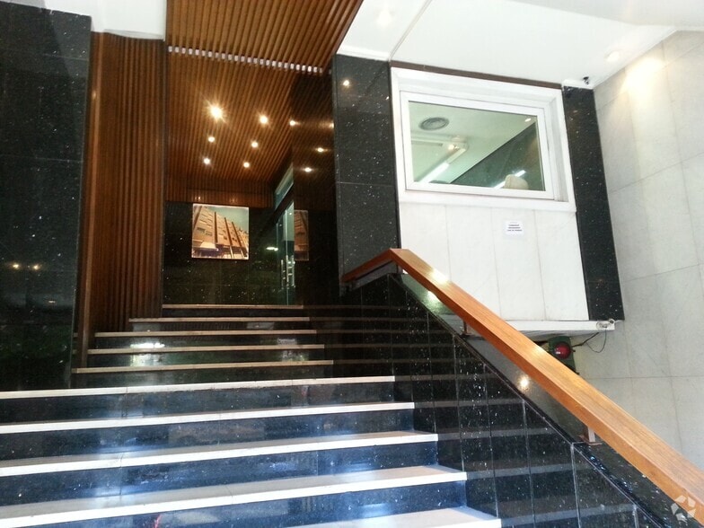 Calle Cristóbal Bordiú, 35, Madrid, Madrid to rent - Building Photo - Image 3 of 5