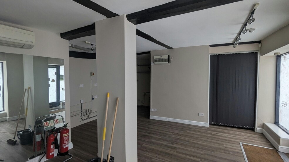 26 Denmark St, Wokingham to rent - Building Photo - Image 2 of 8