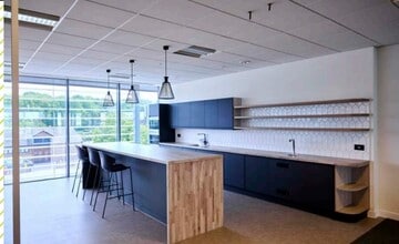 Walter Burke Way, Chatham to rent Interior Photo- Image 2 of 4