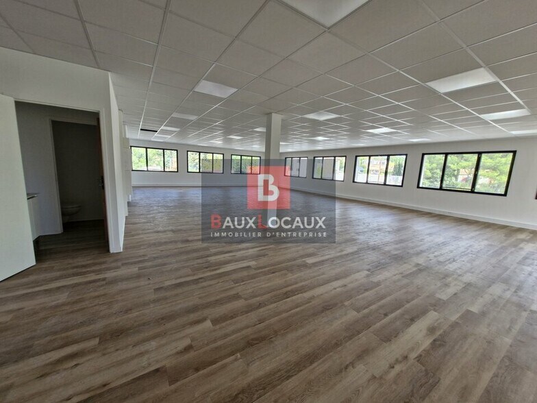 Office in Éguilles for sale - Interior Photo - Image 2 of 11