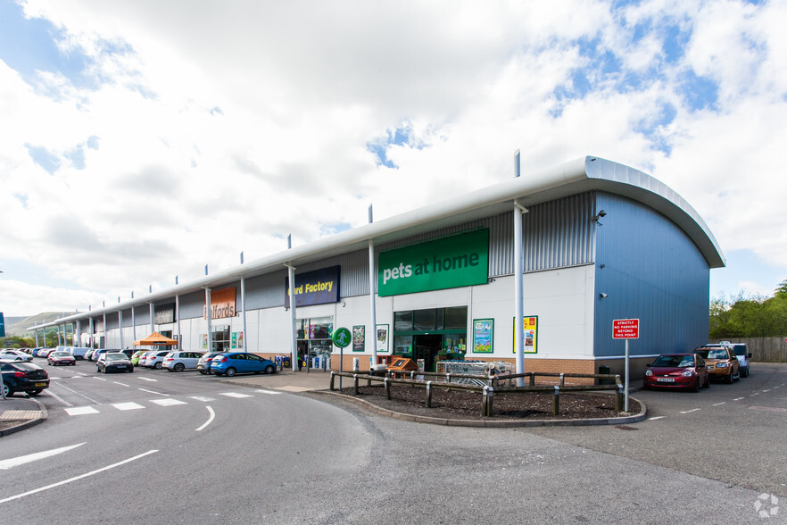 Units 1-7 Lakeside Retail Park, Brynmawr for rent - Building Photo - Image 2 of 7