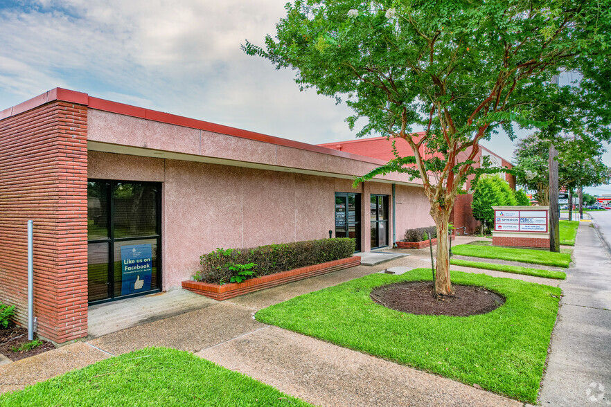 303 E Main St, League City, TX for rent - Building Photo - Image 3 of 25