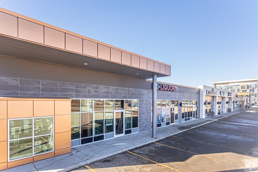 5103-5177 55 Ave NW, Edmonton, AB to rent - Primary Photo - Image 2 of 17