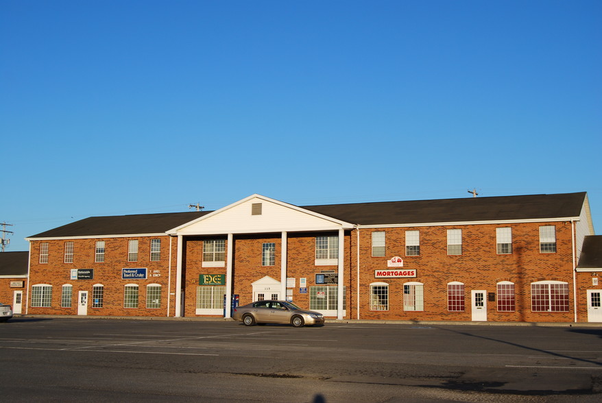 115 Aikens Center, Martinsburg, WV for rent - Primary Photo - Image 1 of 7