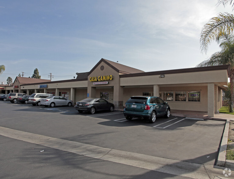 1200-1228 S Brookhurst St, Anaheim, CA for rent - Building Photo - Image 2 of 12