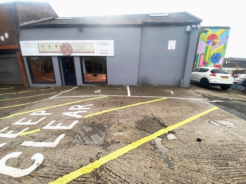 7 Lower Cockcroft, Blackburn to rent - Building Photo - Image 3 of 3