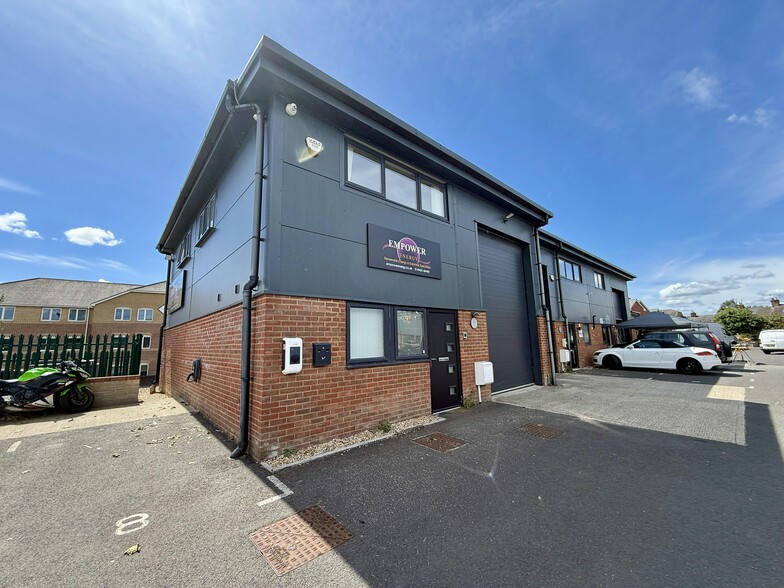 165 Christchurch Rd, Ringwood to rent - Building Photo - Image 2 of 11