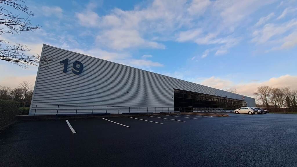 19-21 Tanners Dr, Milton Keynes to rent Building Photo- Image 1 of 6