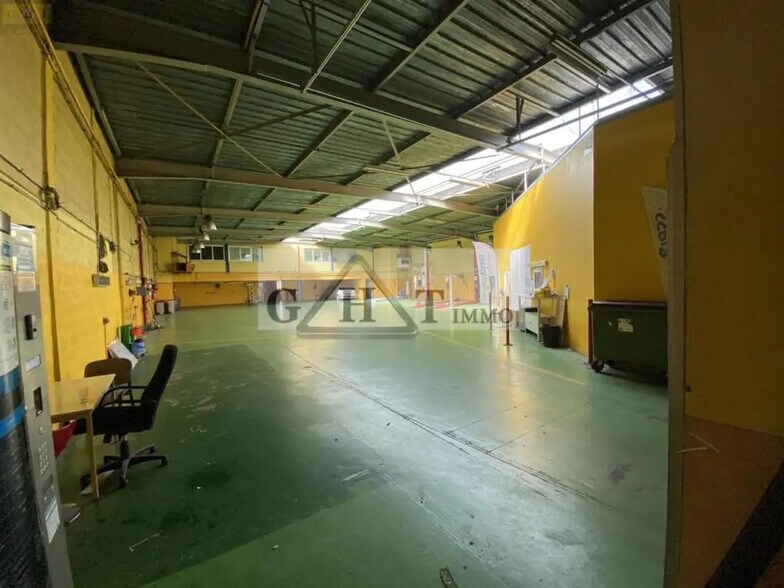 Industrial in Montreuil to rent - Interior Photo - Image 2 of 7