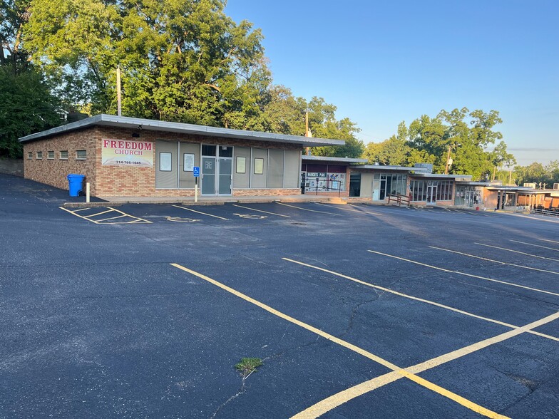 450-490 Rue St Francois, Florissant, MO for sale - Building Photo - Image 2 of 11