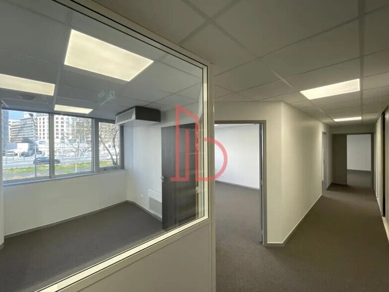Office in Bordeaux to rent - Interior Photo - Image 3 of 5