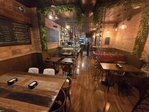 Retail in Barcelona, Barcelona to rent Interior Photo- Image 1 of 12