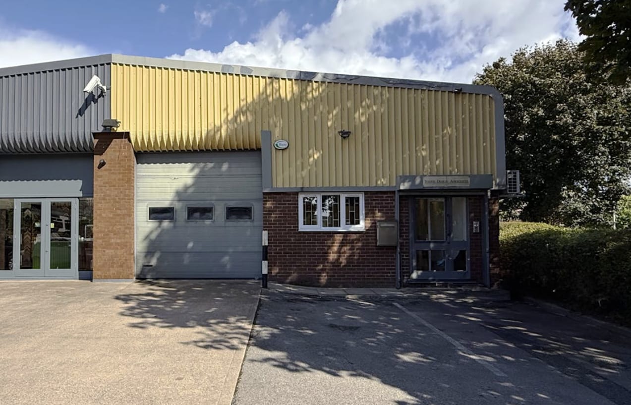 6 Oakfield Trading Estate, Altrincham for sale Primary Photo- Image 1 of 1