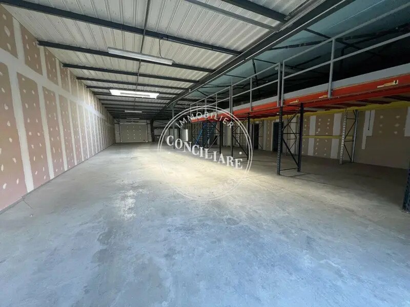 Industrial in Mondouzil to rent Interior Photo- Image 1 of 7