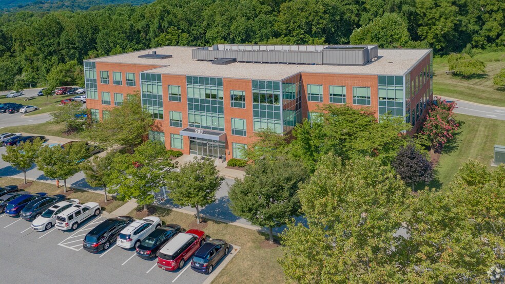 909 Ridgebrook Rd, Sparks, MD to rent - Building Photo - Image 2 of 9