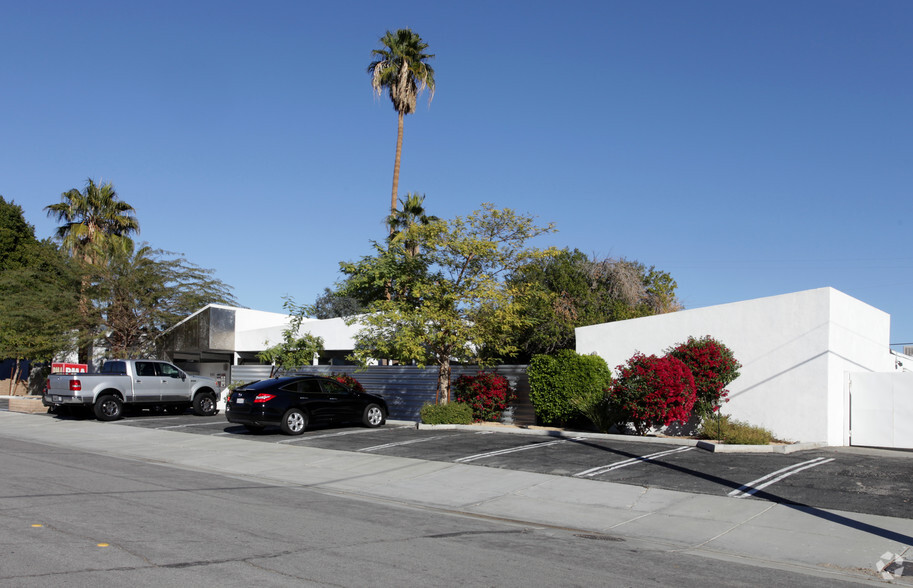 550 S Oleander Rd, Palm Springs, CA for rent - Building Photo - Image 3 of 16