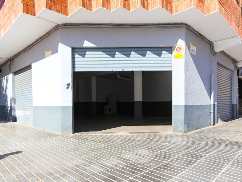 Retail in Torrent to rent - Building Photo - Image 1 of 6