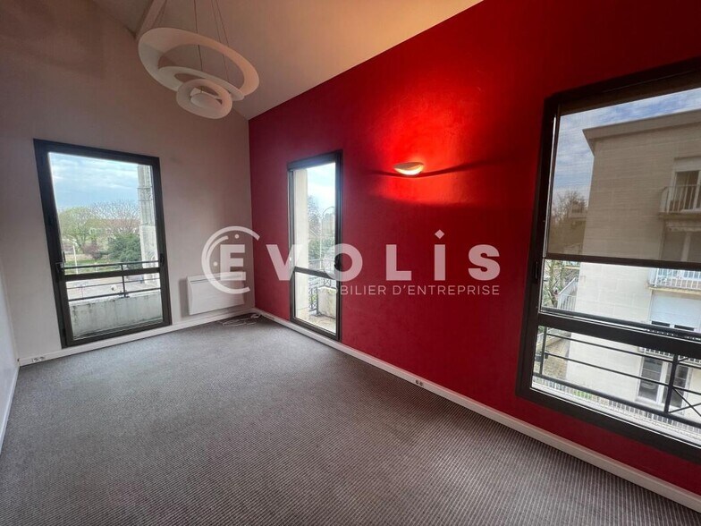 Office in Créteil to rent - Interior Photo - Image 3 of 4