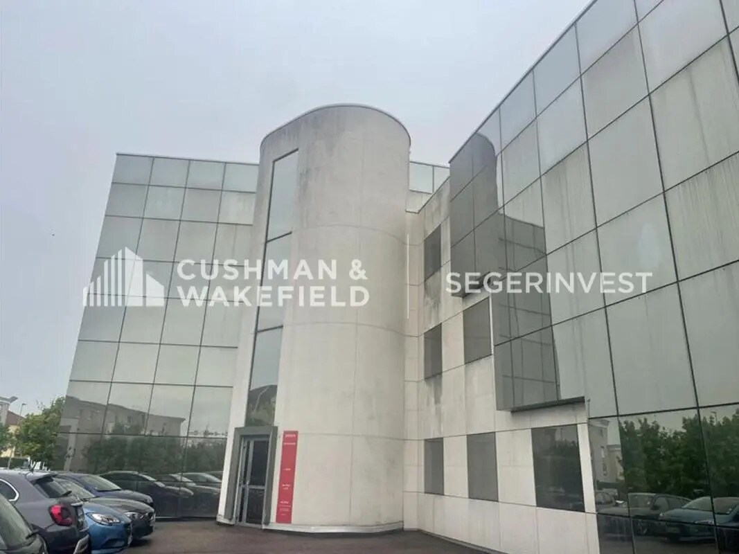 Office in Dijon to rent Building Photo- Image 1 of 6