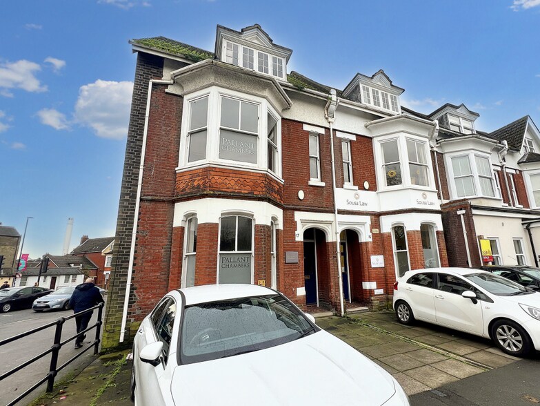 17 College Pl, Southampton for sale - Building Photo - Image 1 of 1