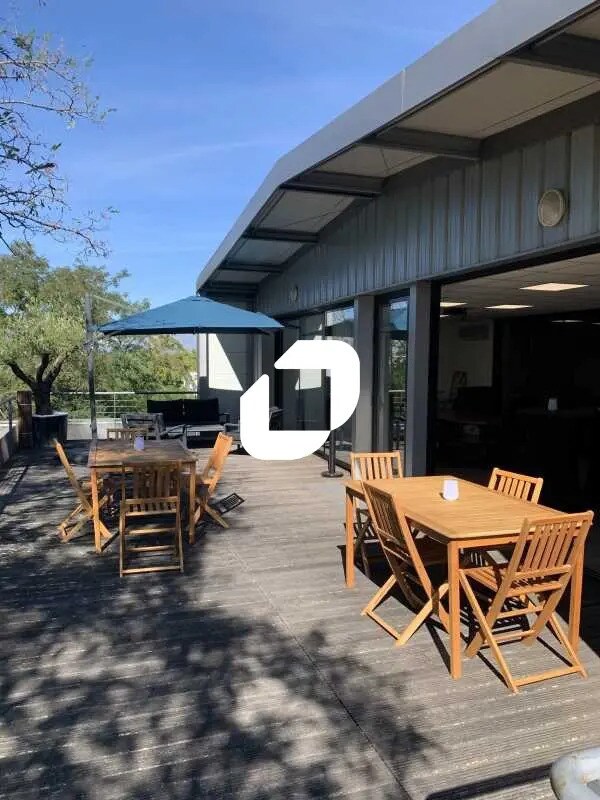 Office in Cenon to rent Building Photo- Image 1 of 10