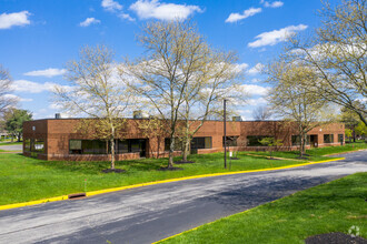 136 Gaither Dr, Mount Laurel, NJ for rent Building Photo- Image 1 of 3