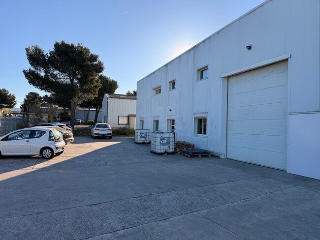 Location Local d'activités 475 m²