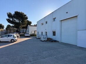 209 Avenue Des Carrières, Roquefort-la-Bédoule to rent Building Photo- Image 1 of 7