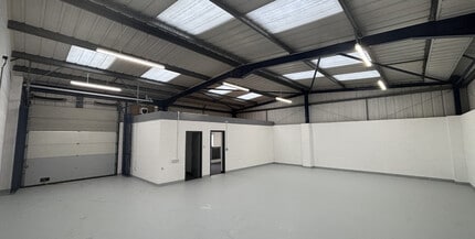 Aston Rd, Bromsgrove to rent Interior Photo- Image 1 of 1