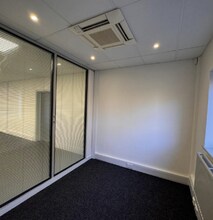 Standard Way, Fareham to rent Interior Photo- Image 2 of 2