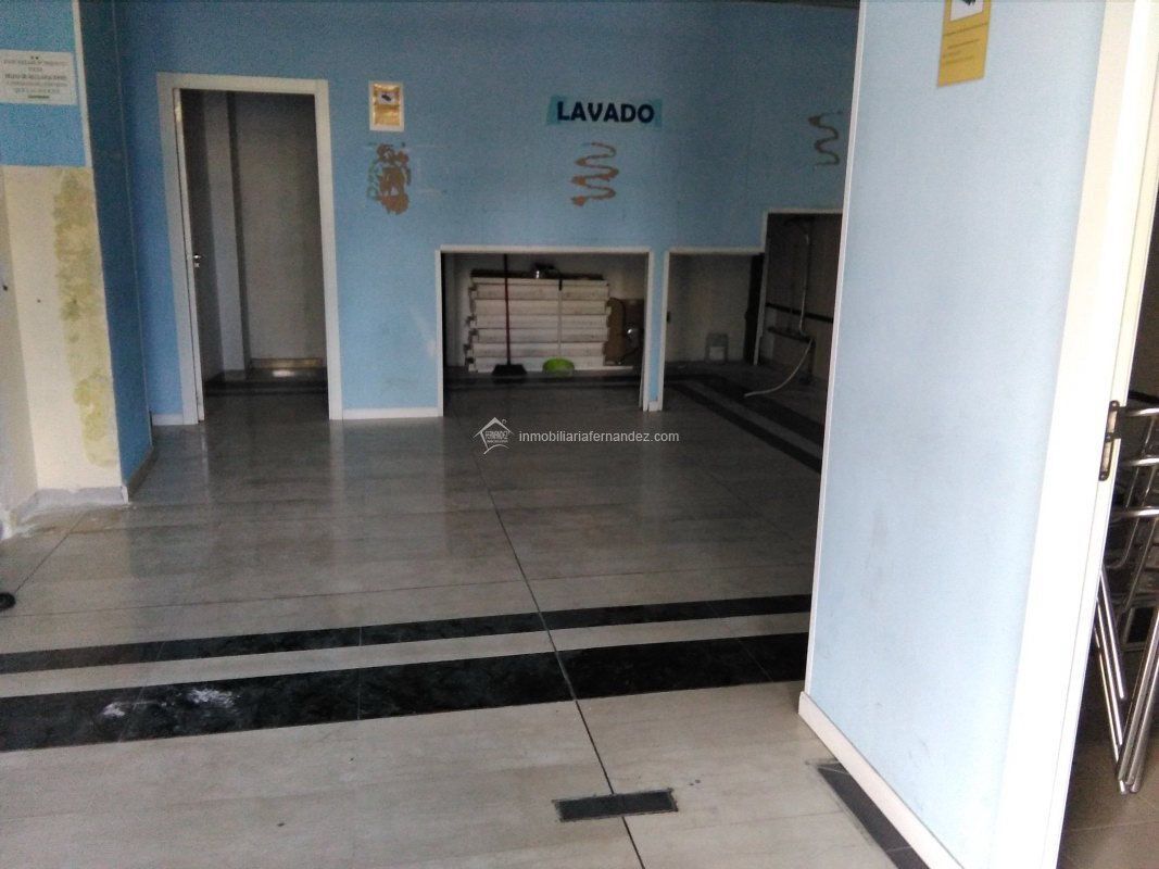 Retail in Cáceres, Cáceres to rent Building Photo- Image 1 of 9