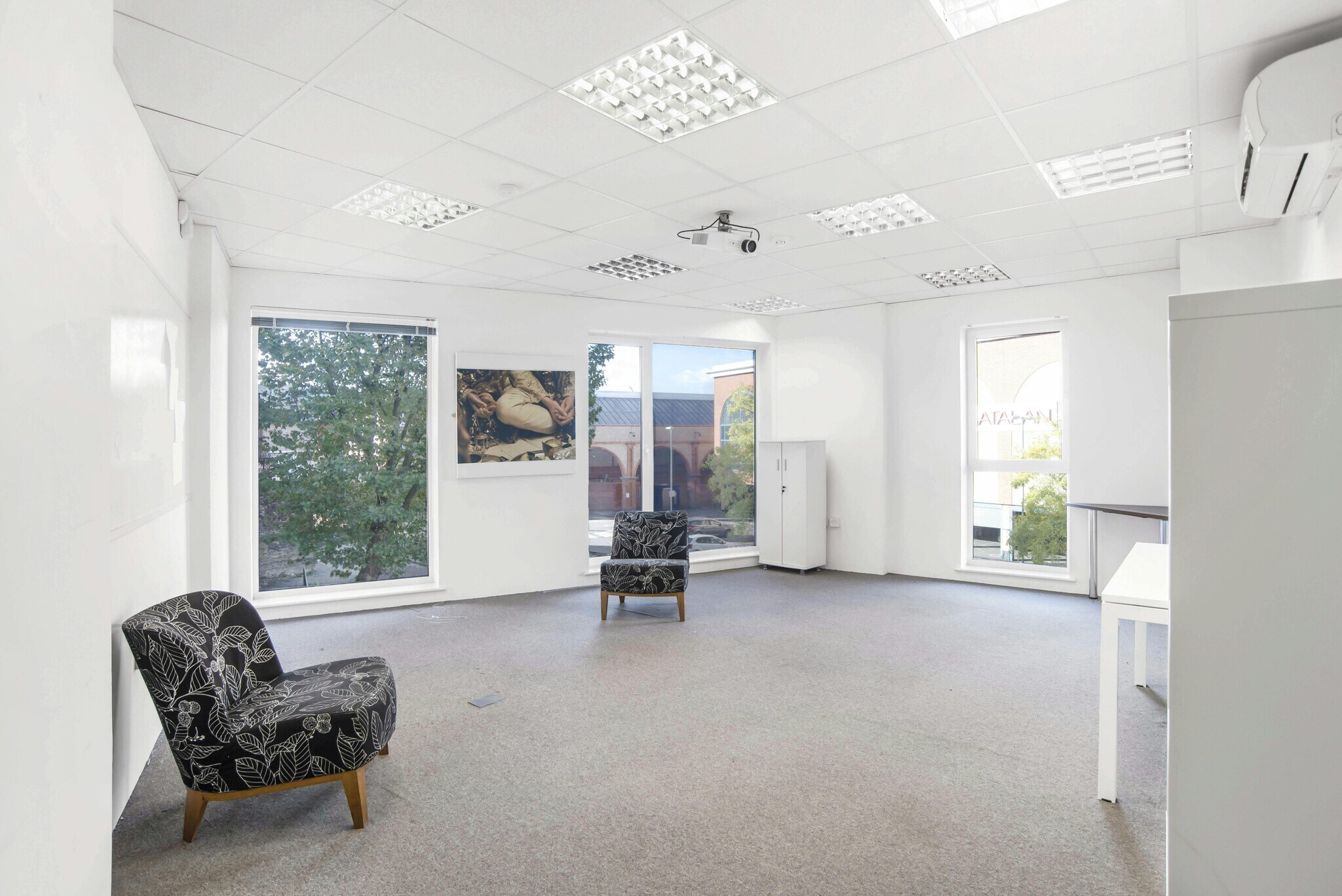 Ramsgate St, London to rent Interior Photo- Image 1 of 28