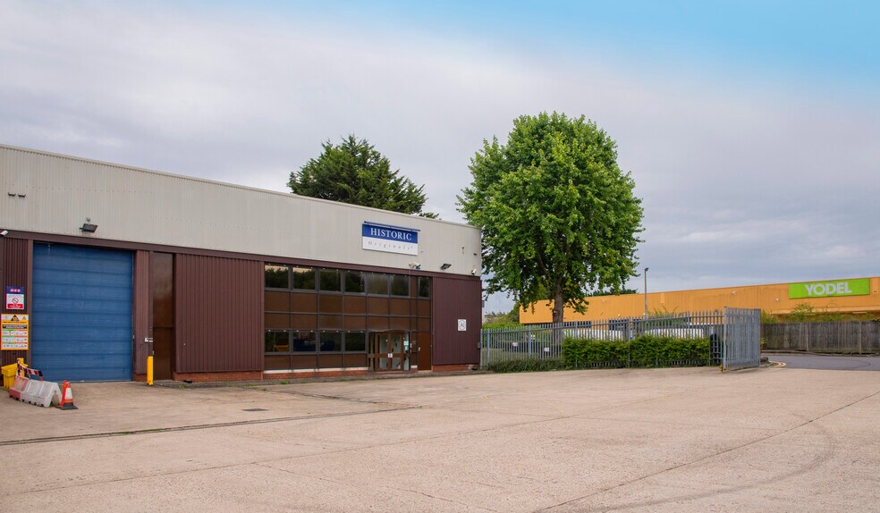 Unit 1A Worton Dr, Reading for sale - Building Photo - Image 1 of 1