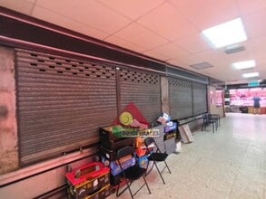 Retail in Madrid, Madrid to rent Interior Photo- Image 2 of 3