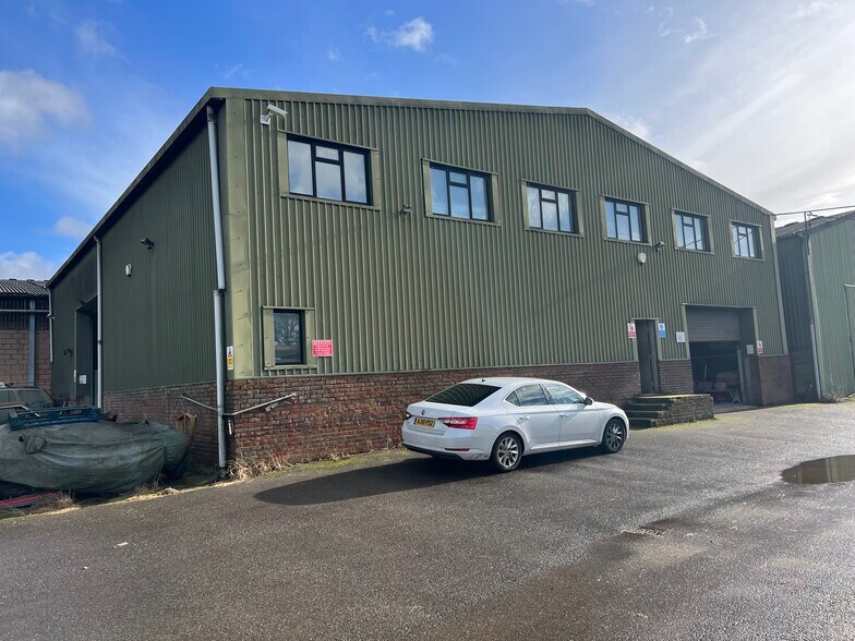 Baynards Park, Cranleigh for sale - Building Photo - Image 1 of 1