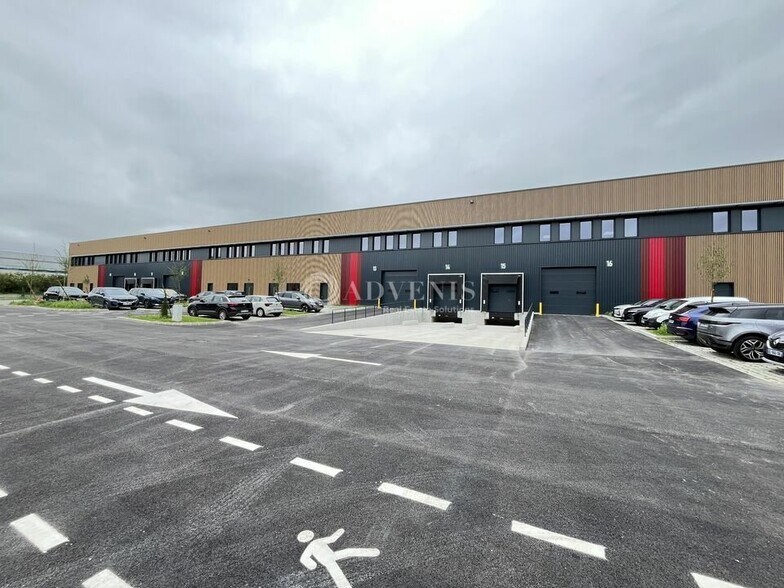 Industrial in Mitry-Mory to rent - Building Photo - Image 3 of 12
