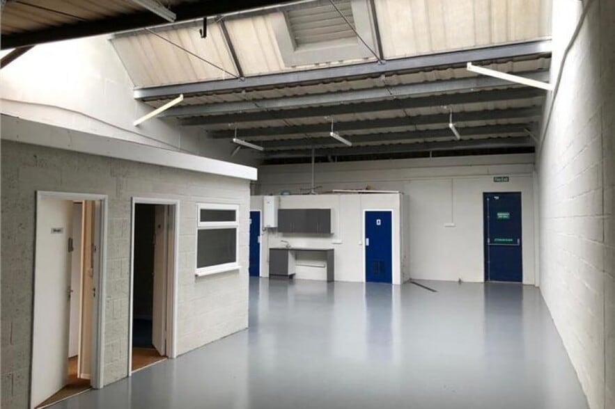 Stacey Bushes, Milton Keynes to rent - Interior Photo - Image 3 of 5