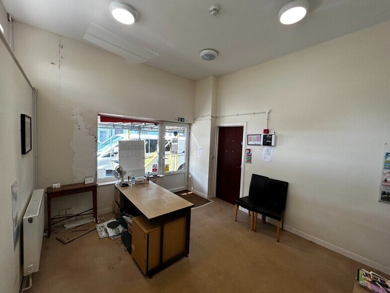 4 Cambridge Rd, Walmer to rent - Interior Photo - Image 3 of 16